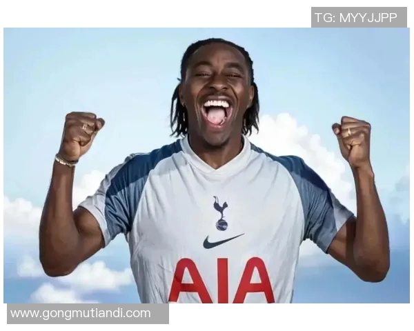 1夜5大转会-奥卡福登陆英超维加将加盟黄潜枪手截胡热刺签约埃泽