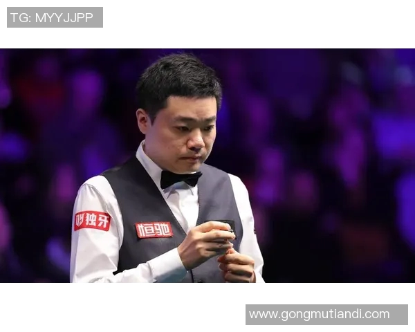 4月27日丁俊晖迎战世界冠军展现巅峰对决的精彩瞬间